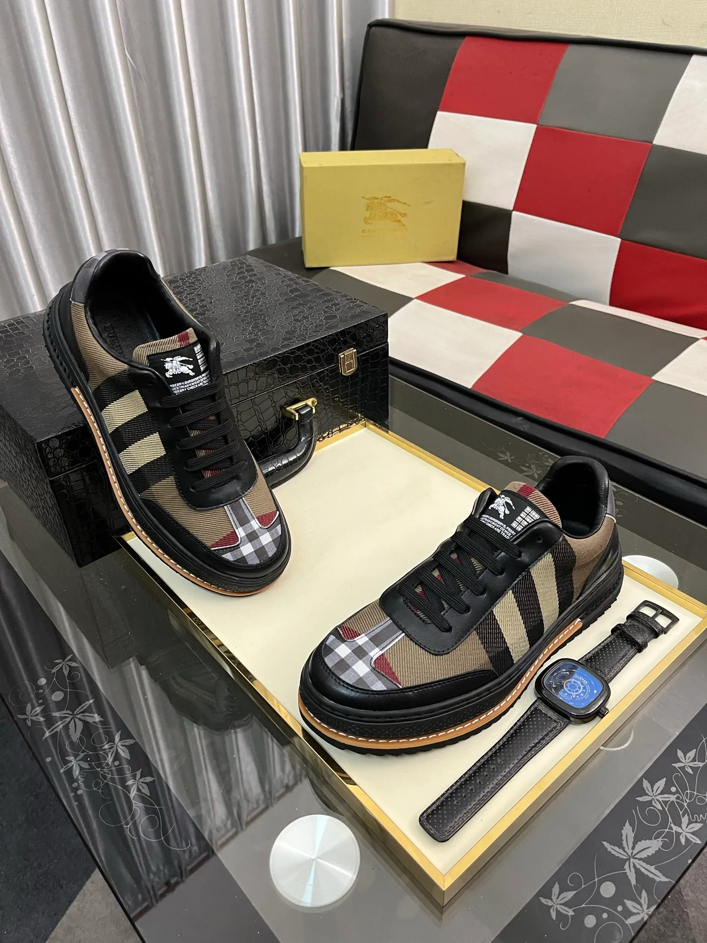 Men's shoes 💰420⌚️⌚️BURBERRY "Burberry" Regular size: 38-44 (casual shoes) Product materials: Selected cowhide upper, soft sheepskin lining; original outsole. 2️⃣colors available